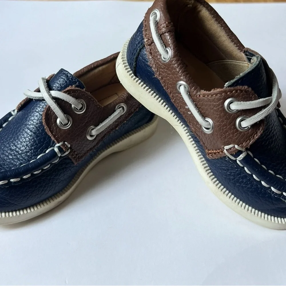 Janie and Jack boat shoes, size 5